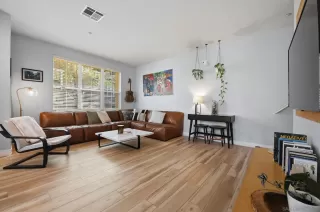 Photo #2: 260007102 Listing