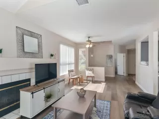 Photo #5: 260007115 Listing