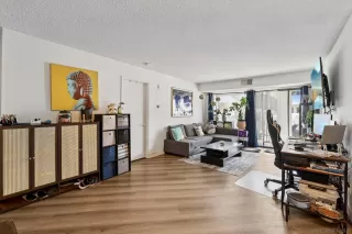 Photo #3: 260007154 Listing