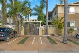 Photo #4: 260007210 Listing