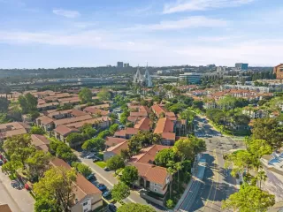 Photo #2: 260007239 Listing