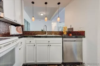 Photo #5: 260007260 Listing 