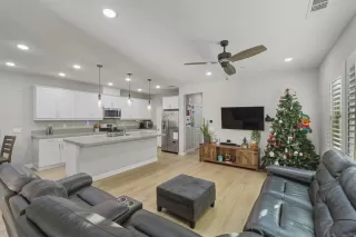 Photo #5: 260007305 Listing 