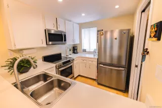 Photo #5: 260007314 Listing