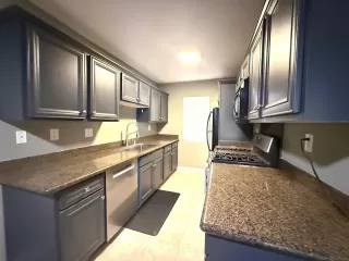 Photo #2: 260007316 Listing 