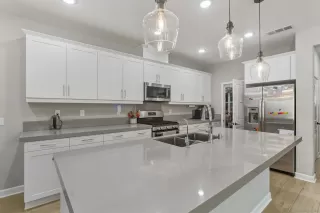 Photo #1: 260007319 Listing 