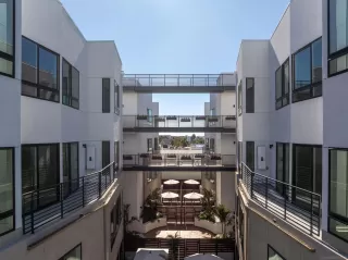 Photo #3: 260007355 Listing