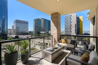 More Details about MLS # 260007374 : 1199 PACIFIC HWY UNIT 704