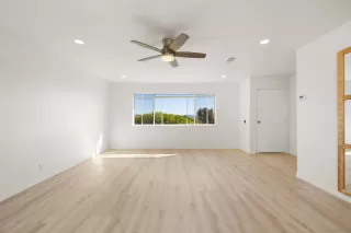 Photo #4: 260007414 Listing