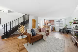 Photo #3: 260007487 Listing