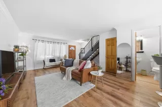 Photo #5: 260007487 Listing