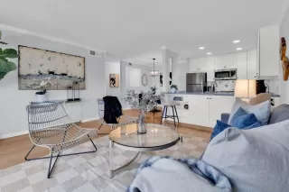 Photo #2: 260007556 Listing