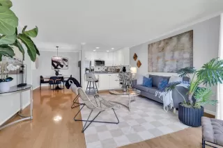 Photo #5: 260007556 Listing