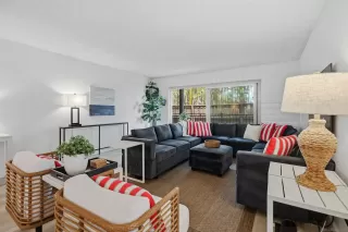 Photo #3: 260007608 Listing 