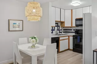 Photo #6: 260007608 Listing 