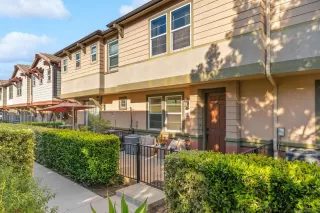 Photo #2: 260007644 Listing 