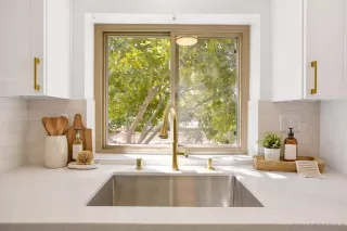 Photo #3: 260007655 Listing 