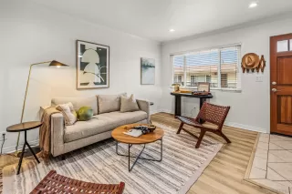 Photo #2: 260007800 Listing 