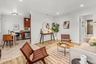 Photo #5: 260007800 Listing 