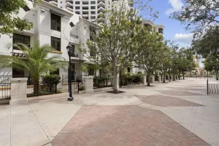 Photo #1: 260007829 Listing 