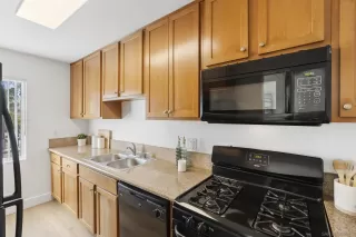 Photo #4: 260007838 Listing 