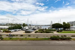 Browse active condo listings in GLORIETTA BAY