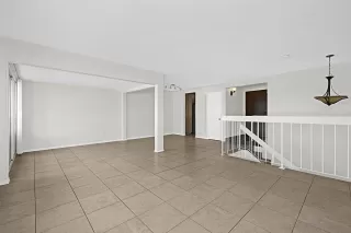 Photo #5: 260007859 Listing