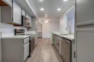 Photo #4: 260007868 Listing