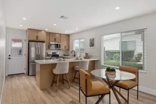 Photo #3: 260007872 Listing