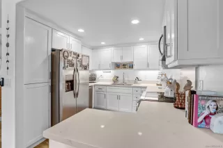 Photo #2: 260007890 Listing