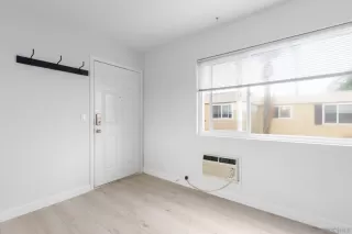 Photo #5: 260007891 Listing