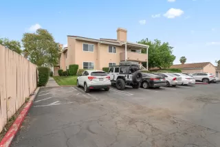 Photo #2: 260007914 Listing 