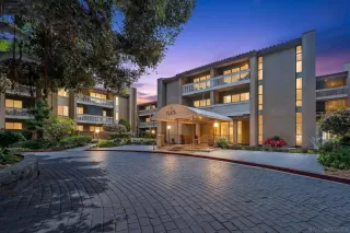 Photo #2: 260007927 Listing 