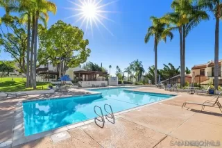 Photo #5: 260007935 Listing 