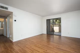 Photo #2: 260007936 Listing 