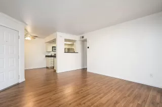 Photo #4: 260007936 Listing 