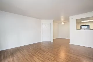 Photo #5: 260007936 Listing 