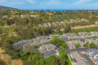 Photo #2: 260007938 Listing