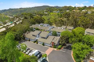 Photo #4: 260007938 Listing