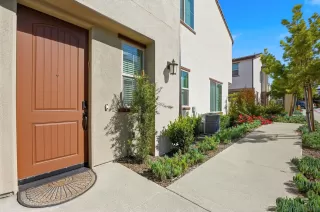 Photo #3: 260007942 Listing