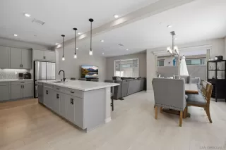 Photo #6: 260007942 Listing