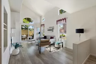 Photo #2: 260007952 Listing 