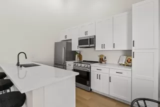 Photo #2: 260007963 Listing 