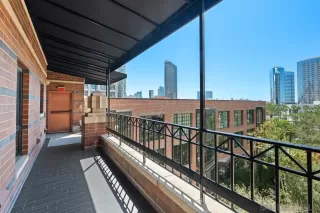 Photo #1: 260007979 Listing