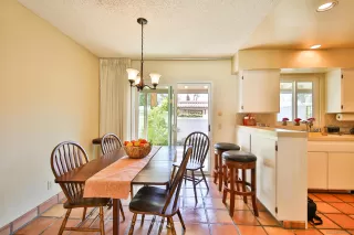 Photo #2: 260007998 Listing 