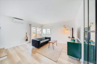 Photo #2: 260008011 Listing