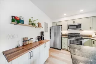 Photo #6: 260008011 Listing