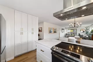 Photo #2: 260008012 Listing