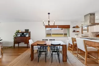 Photo #5: 260008012 Listing