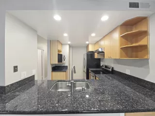 Photo #2: 260008023 Listing